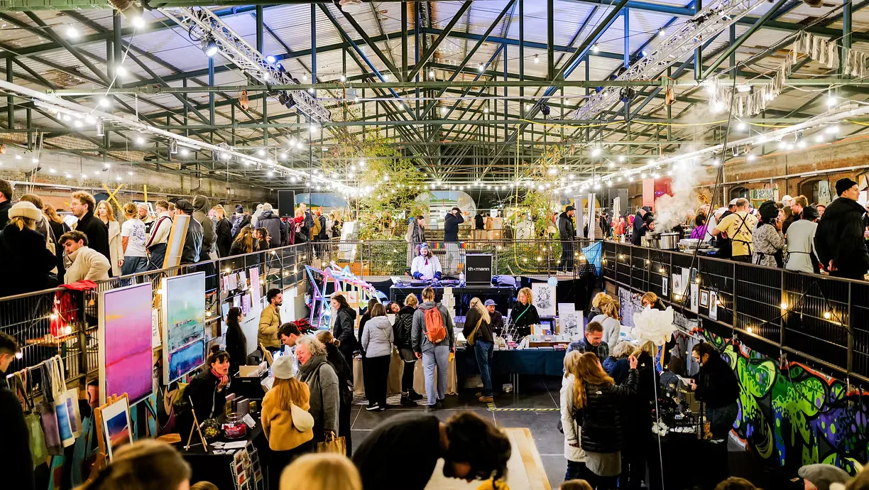 Der Markt der Møglichkeiten - Kulturbazar @Gleishalle Oberhafen — Flohmarkt-Stimmung in Hamburg.