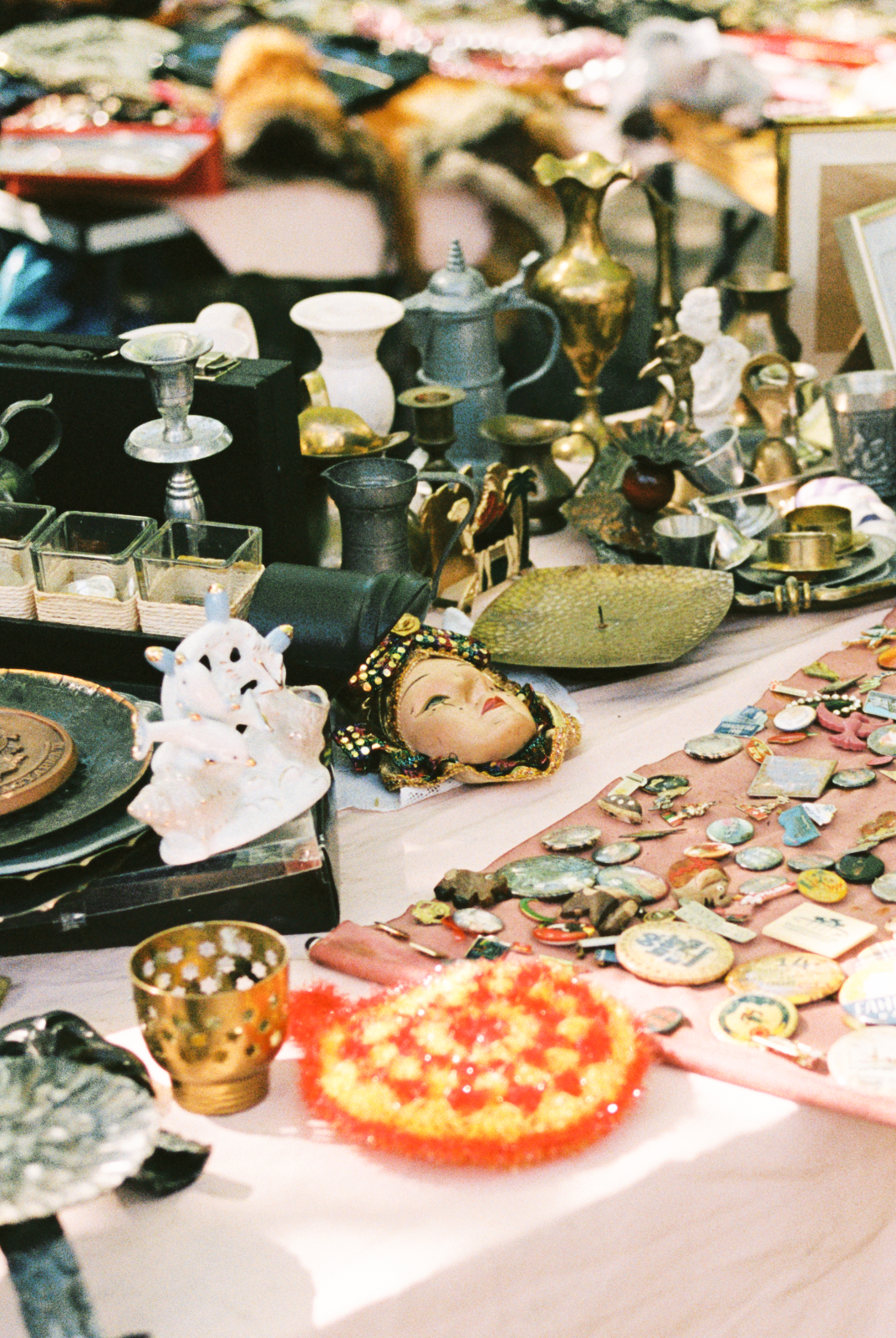 Flohmarkt Berlin Steglitz – OBI Parkplatz — Foto auf dem Markt.